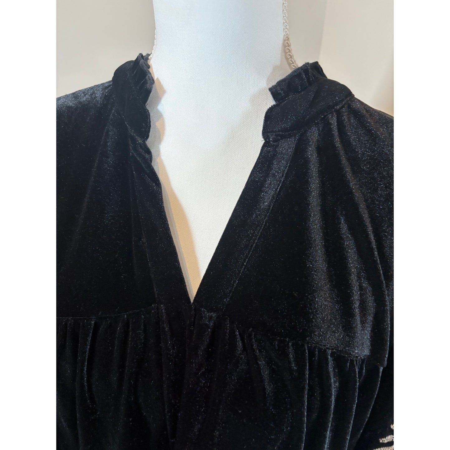 Curvy Velvet Flora Top - Black