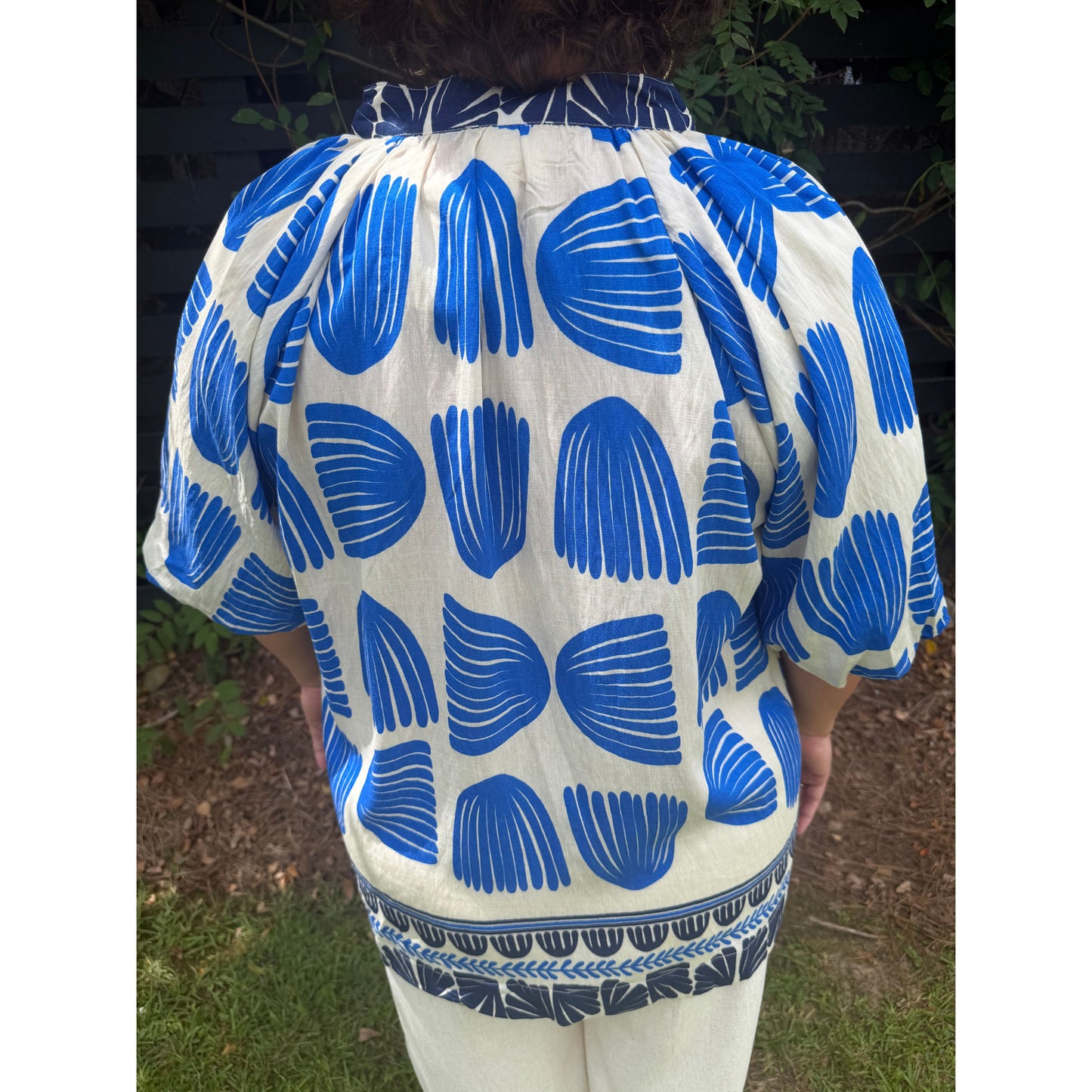 Curvy Shell Block Border Print V-Neck Blouse