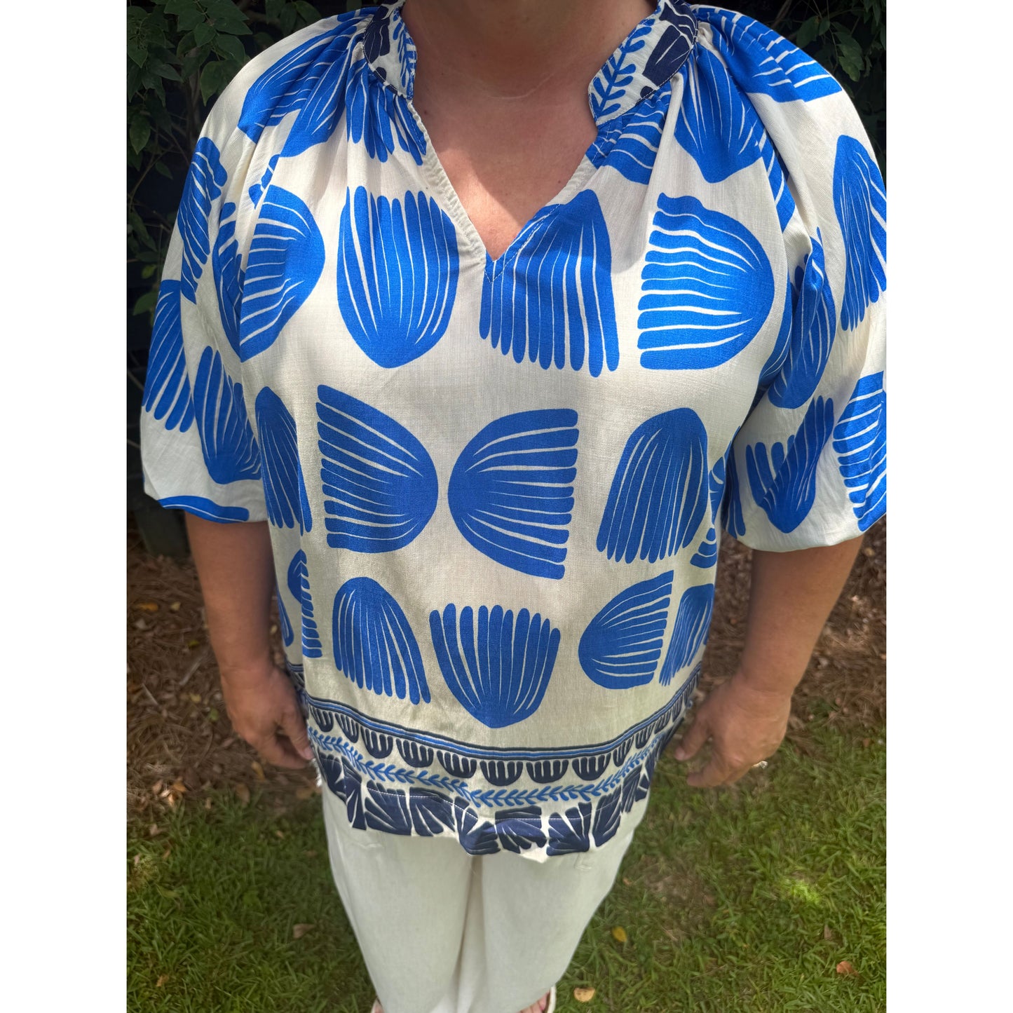 Curvy Shell Block Border Print V-Neck Blouse